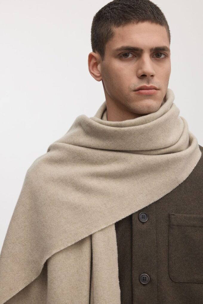 Oversize’owy szalik z wełny kaszmirowej Oversize’owy szalik z wełny kaszmirowej