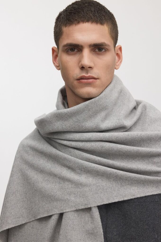 Oversize’owy szalik z wełny kaszmirowej Oversize’owy szalik z wełny kaszmirowej