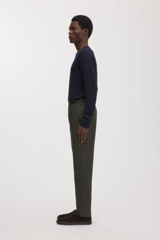 Regularne spodnie chino