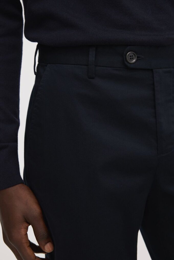 Regularne spodnie chino