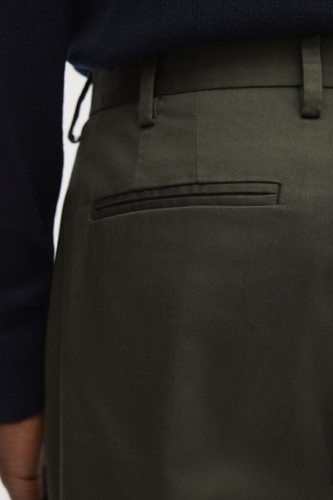 Regularne spodnie chino