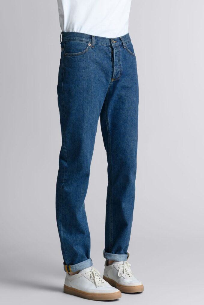Spodnie jeansowe z pranego denimu – Archiwum Spodnie jeansowe z pranego denimu – Archiwum