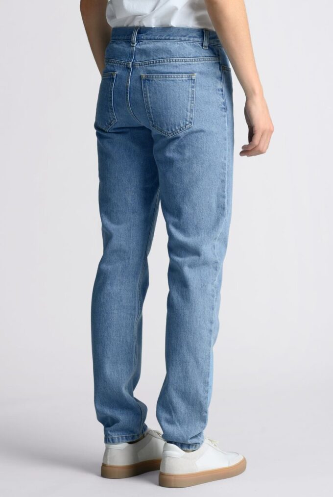 Spodnie jeansowe z pranego denimu – Archiwum Spodnie jeansowe z pranego denimu – Archiwum