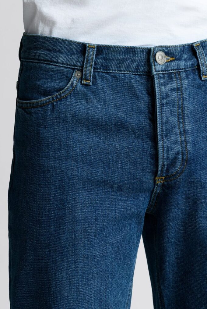 Spodnie jeansowe z pranego denimu – Archiwum Spodnie jeansowe z pranego denimu – Archiwum