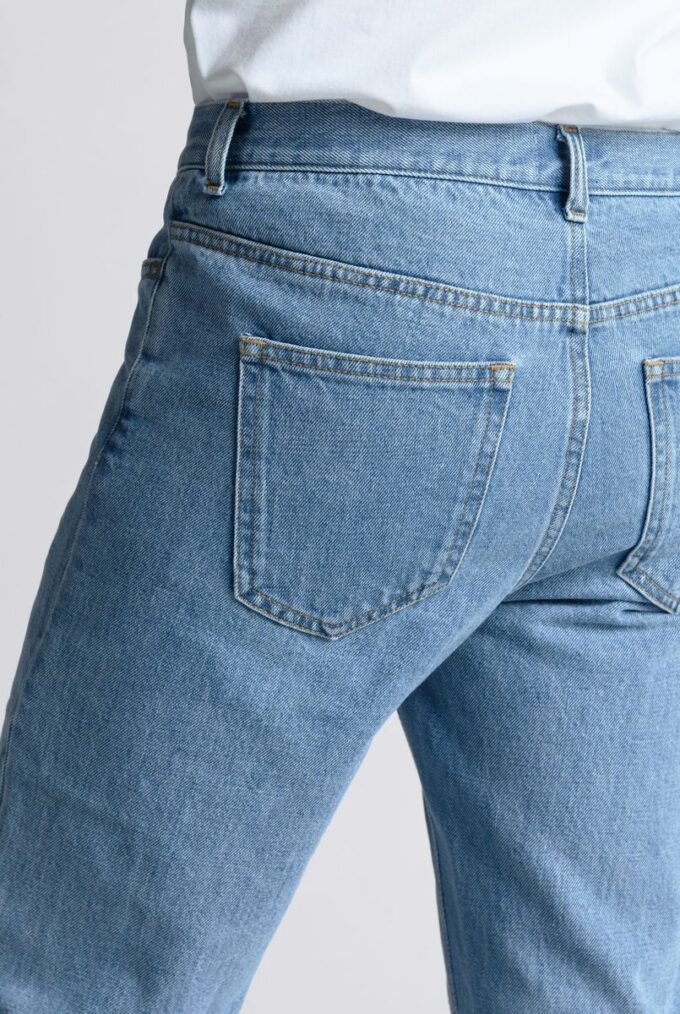 Spodnie jeansowe z pranego denimu – Archiwum Spodnie jeansowe z pranego denimu – Archiwum