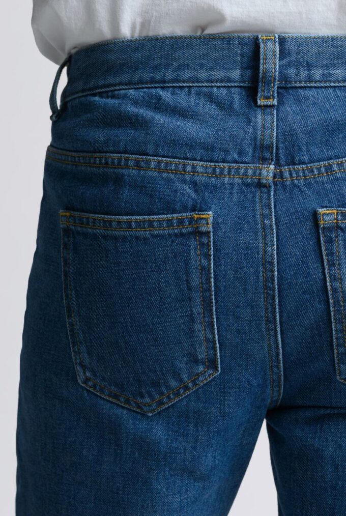 Spodnie jeansowe z pranego denimu – Archiwum Spodnie jeansowe z pranego denimu – Archiwum