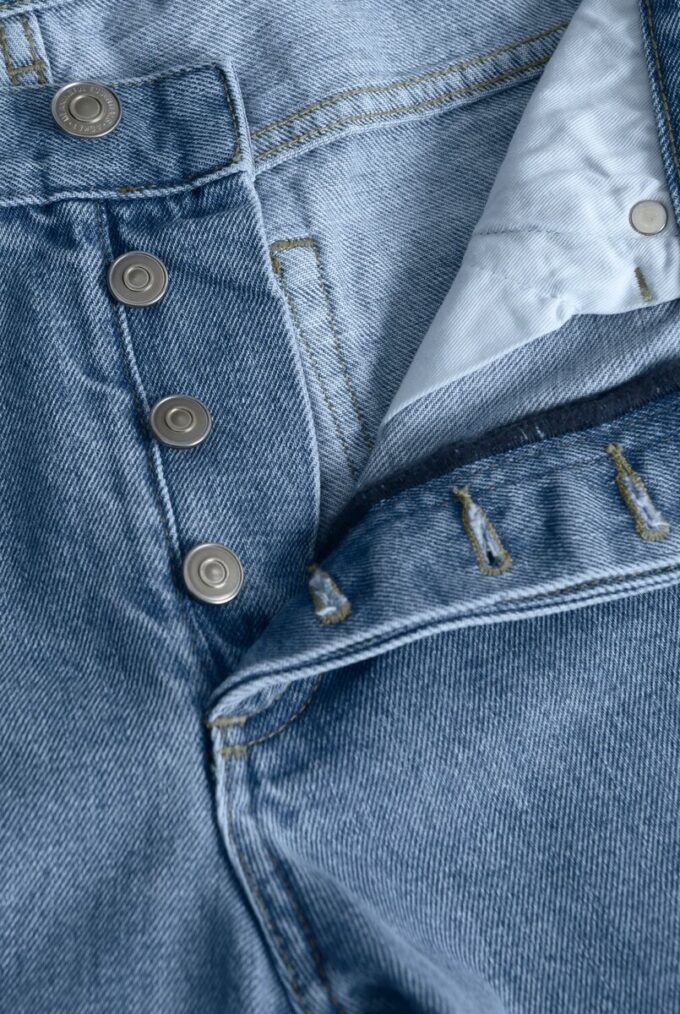 Spodnie jeansowe z pranego denimu – Archiwum Spodnie jeansowe z pranego denimu – Archiwum