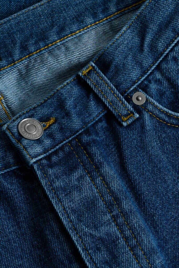 Spodnie jeansowe z pranego denimu – Archiwum Spodnie jeansowe z pranego denimu – Archiwum