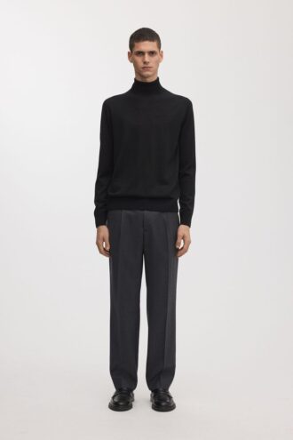 Sweter merynosowy z golfem