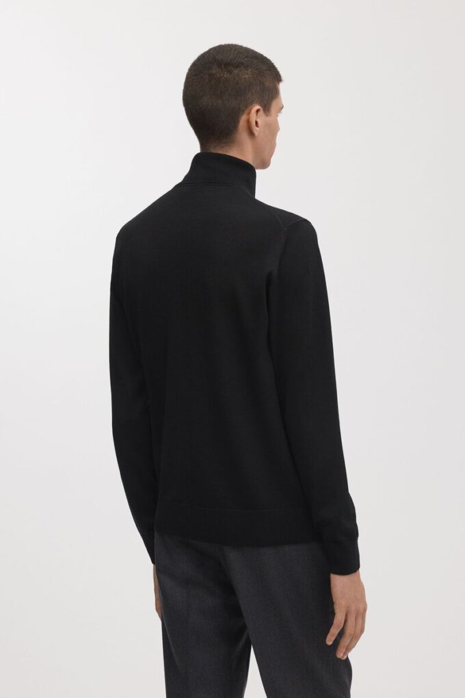 Sweter merynosowy z golfem