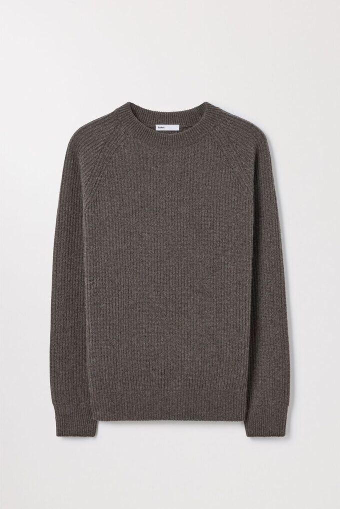 Sweter z grubej wełny